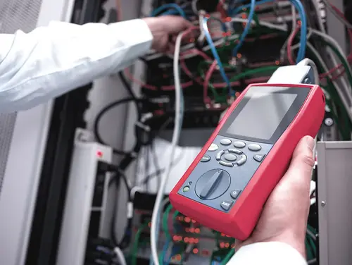 Bild eines roten Prüfgeräts